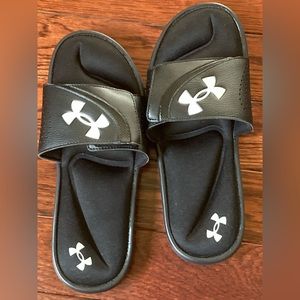 Under Armour Men's Ignite Vi Slide Sandal. Size 11. Color black.